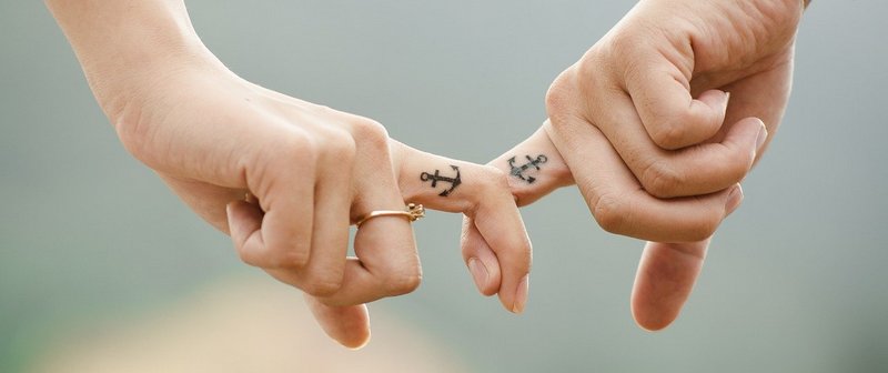 NLP, hogyan maradjunk szerelmesek, horgony, tetoválás